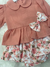 Load image into Gallery viewer, Niñas y Niños Floral Jam Pants Set
