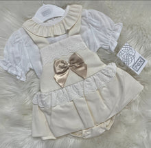Load image into Gallery viewer, Pex Lillie Ivory Outfit -18m
