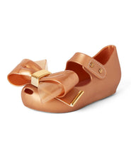 Load image into Gallery viewer, Roxy Jelly Bow Shoes - Camel/Gold

